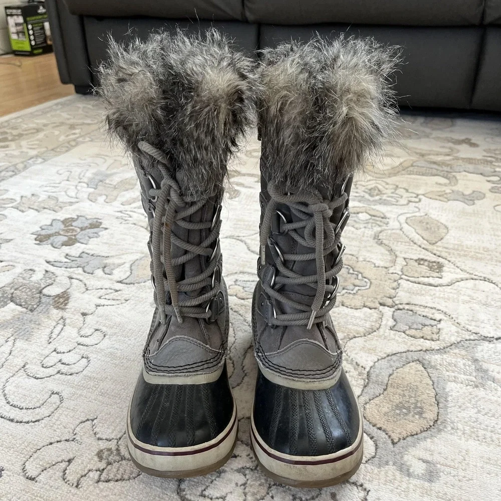 Sorel Joan Of Arctic Boots Womens Size 7 Gray‎ Waterproof Faux Fur Snow Winter